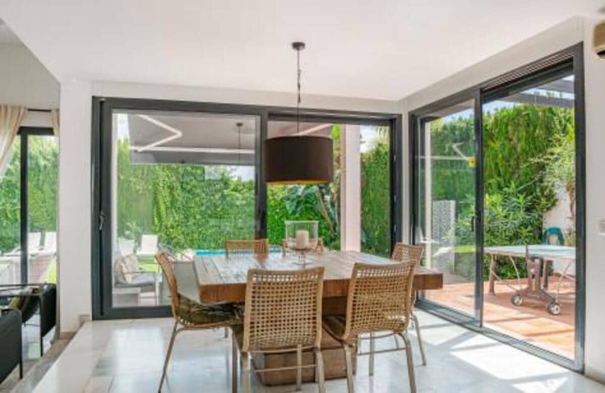 6 bedroom Villa for sale in Nueva Andalucia with pool garage - € 1,399,000 (Ref: 9838829)