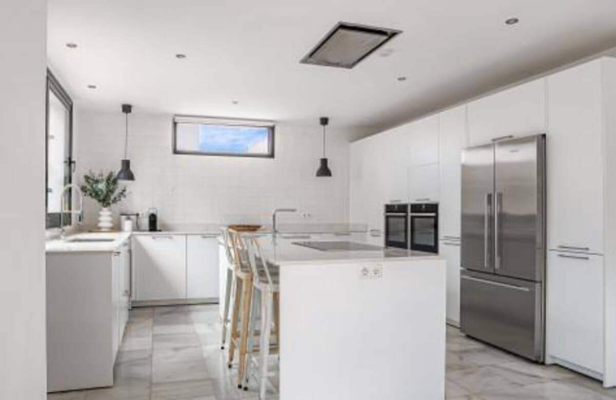 6 bedroom Villa for sale in Nueva Andalucia with pool garage - € 1,399,000 (Ref: 9838829)
