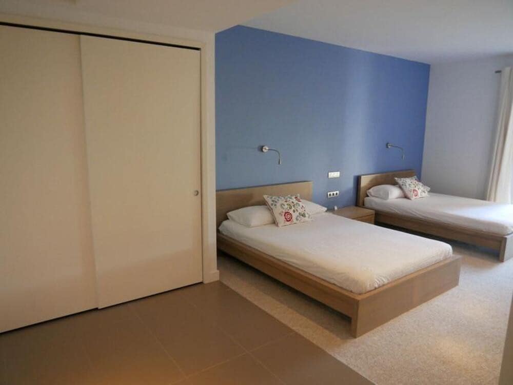 5 bedroom Villa for rent in Nueva Andalucia with pool garage - € 14,000 (Ref: 9838831)