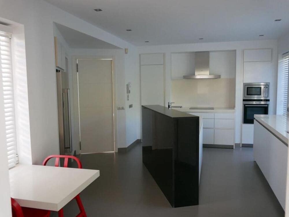 5 bedroom Villa for rent in Nueva Andalucia with pool garage - € 14,000 (Ref: 9838831)
