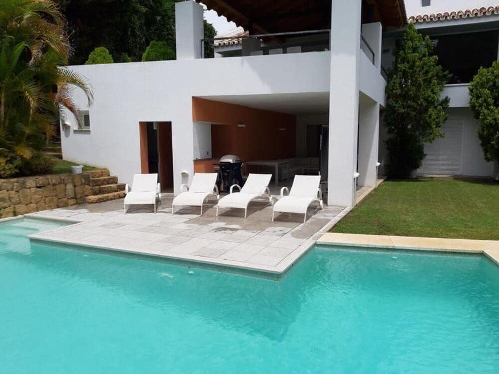 5 bedroom Villa for rent in Nueva Andalucia with pool garage - € 14,000 (Ref: 9838831)