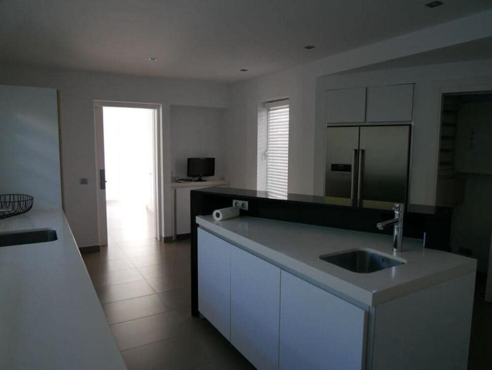 5 bedroom Villa for rent in Nueva Andalucia with pool garage - € 14,000 (Ref: 9838831)