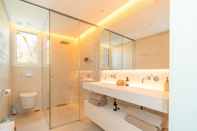 2 bedroom Apartment for rent in Ojen with pool garage - € 5,000 (Ref: 9840034)