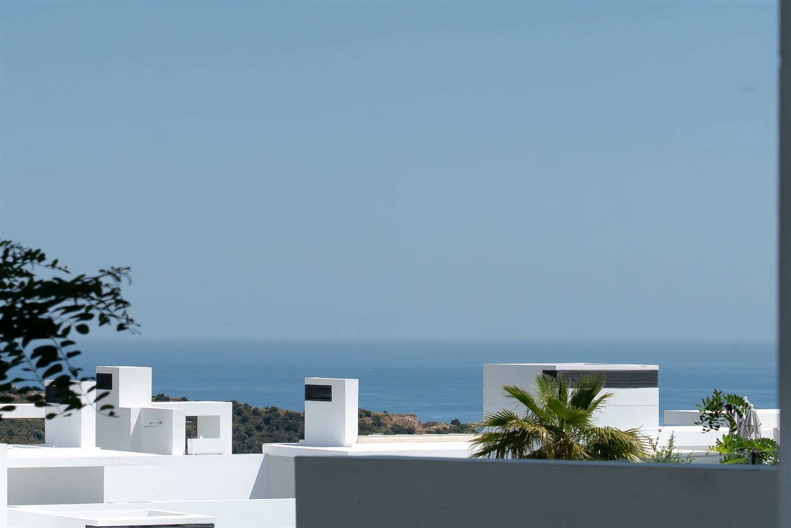 2 bedroom Apartment for rent in Ojen with pool garage - € 5,000 (Ref: 9840034)