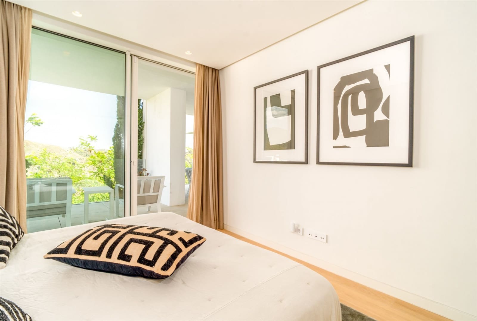 2 bedroom Apartment for rent in Ojen with pool garage - € 5,000 (Ref: 9840034)
