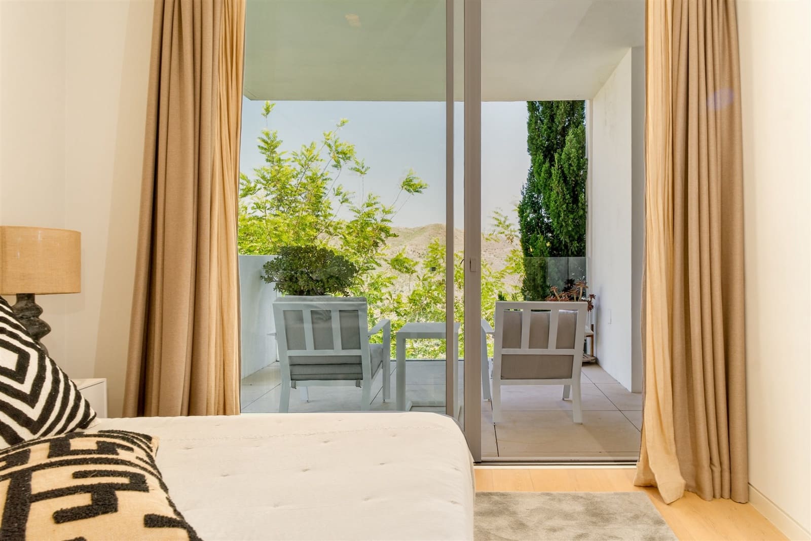 2 bedroom Apartment for rent in Ojen with pool garage - € 5,000 (Ref: 9840034)