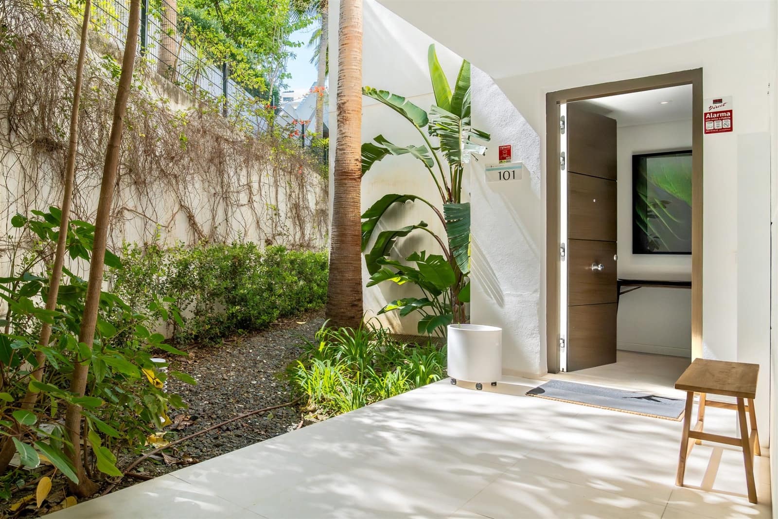 2 bedroom Apartment for rent in Ojen with pool garage - € 5,000 (Ref: 9840034)