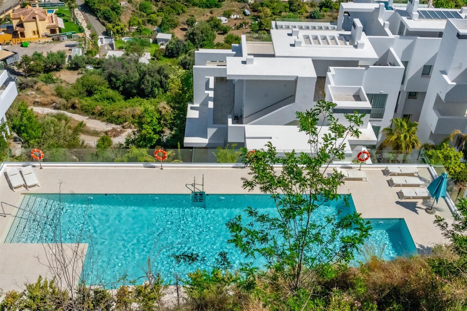 2 bedroom Apartment for rent in Ojen with pool garage - € 5,000 (Ref: 9840034)