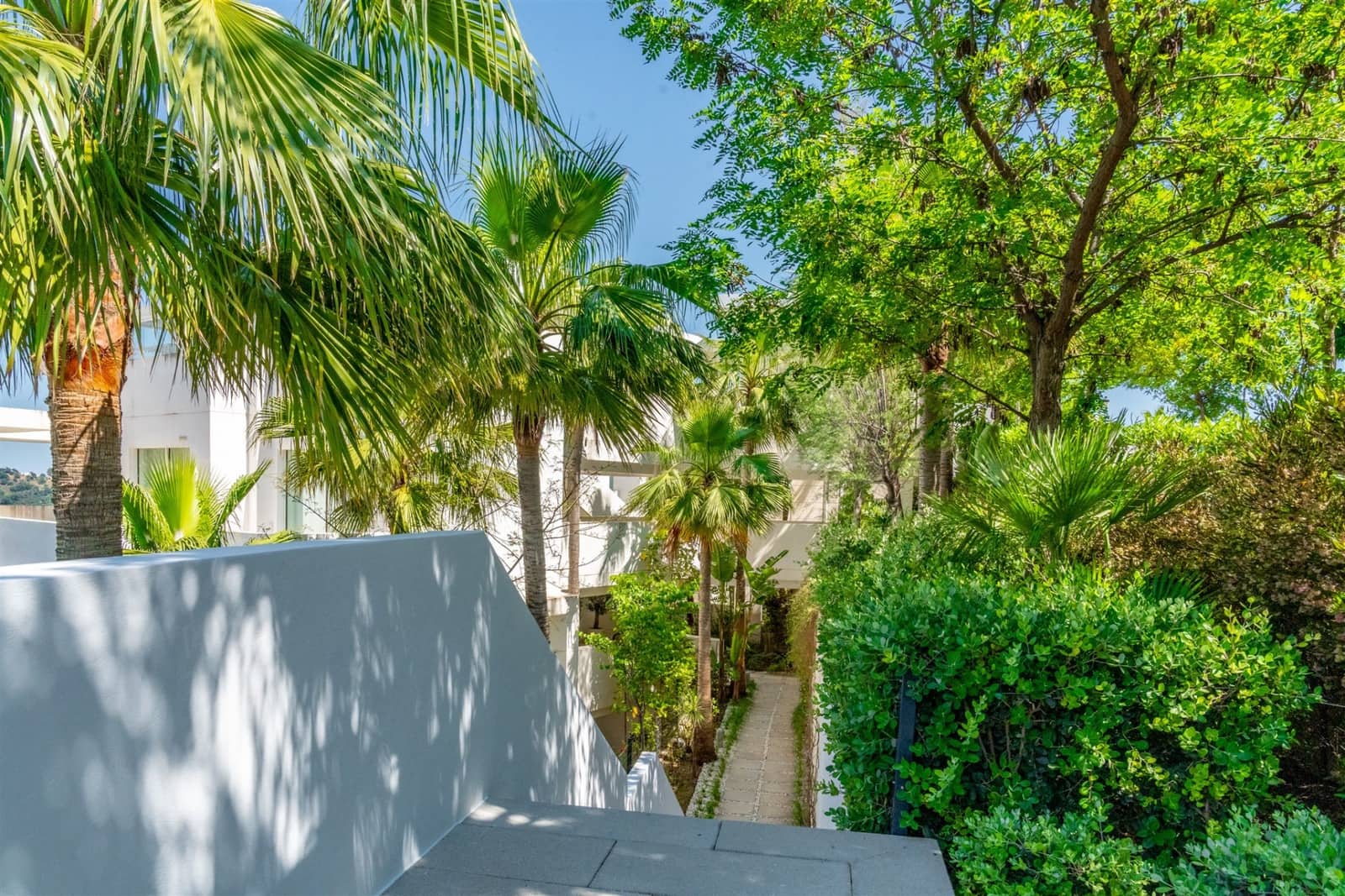 2 bedroom Apartment for rent in Ojen with pool garage - € 5,000 (Ref: 9840034)