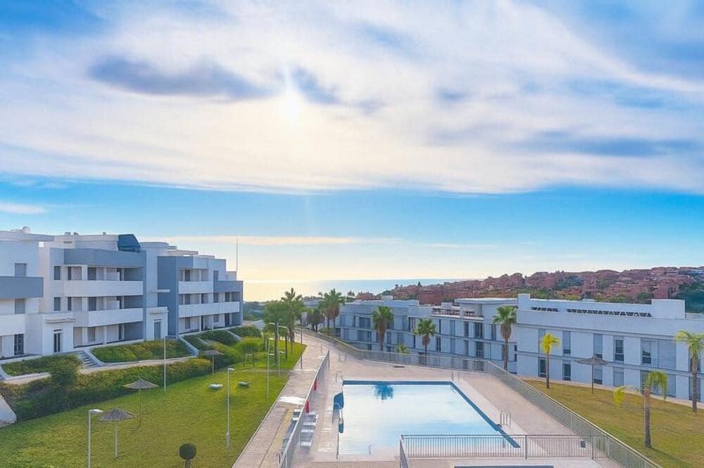 2 chambre Penthouse à vendre à Estepona avec piscine garage - 515 000 € (Ref: 9842035)