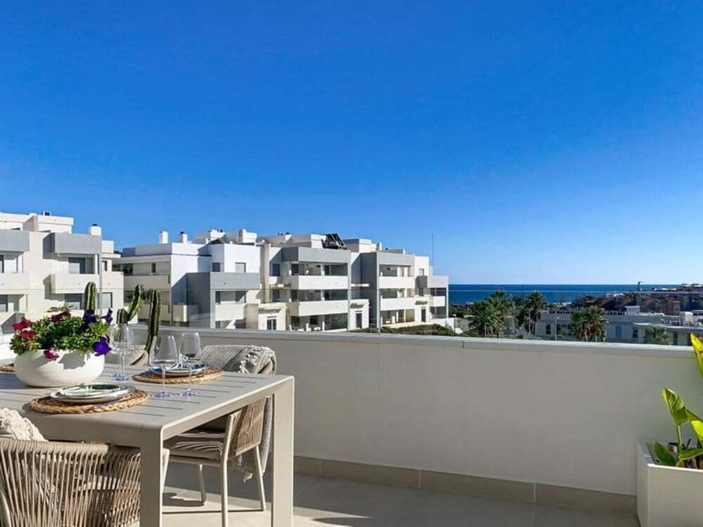 2 chambre Penthouse à vendre à Estepona avec piscine garage - 515 000 € (Ref: 9842035)
