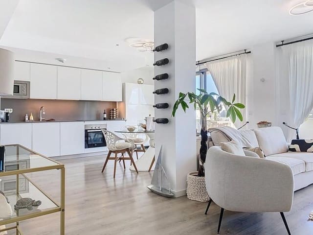 2 soverom Penthouse til salgs i Buenas Noches, Estepona med svømmebasseng garasje - € 515 000 (Ref: 9842035)