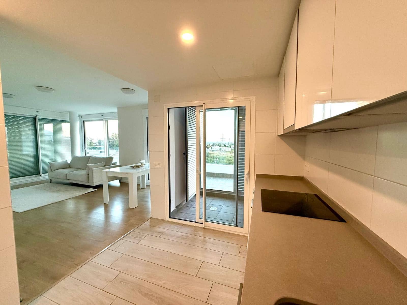 3 bedroom Apartment for rent in Marbella with pool garage - € 2,950 (Ref: 9842037)