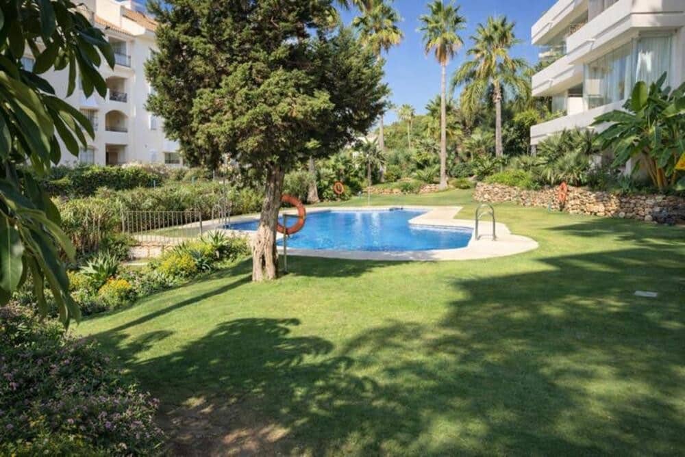 2 bedroom Apartment for rent in Marbella with pool garage - € 2,000 (Ref: 9842038)