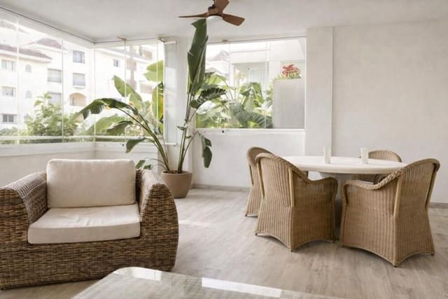 2 slaapkamer Appartement te huur in Elviria, Marbella met zwembad garage - € 2.000 (Ref: 9842038)