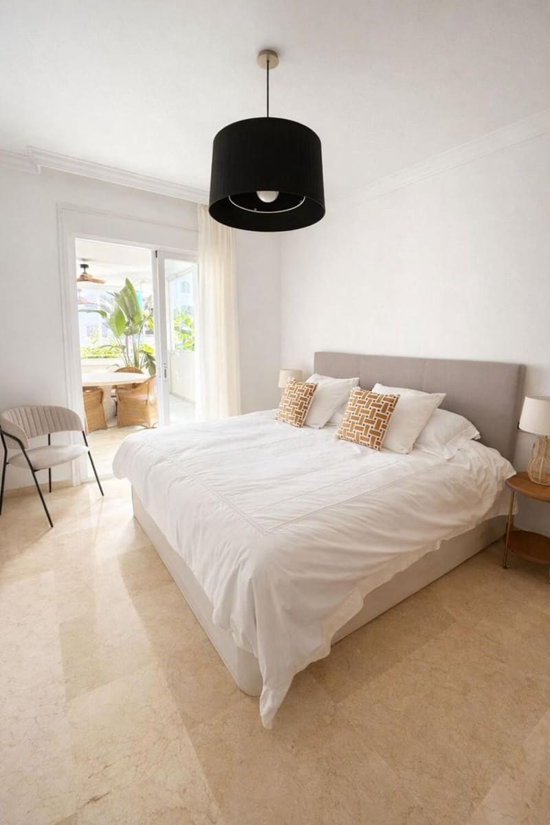 2 bedroom Apartment for rent in Marbella with pool garage - € 2,000 (Ref: 9842038)