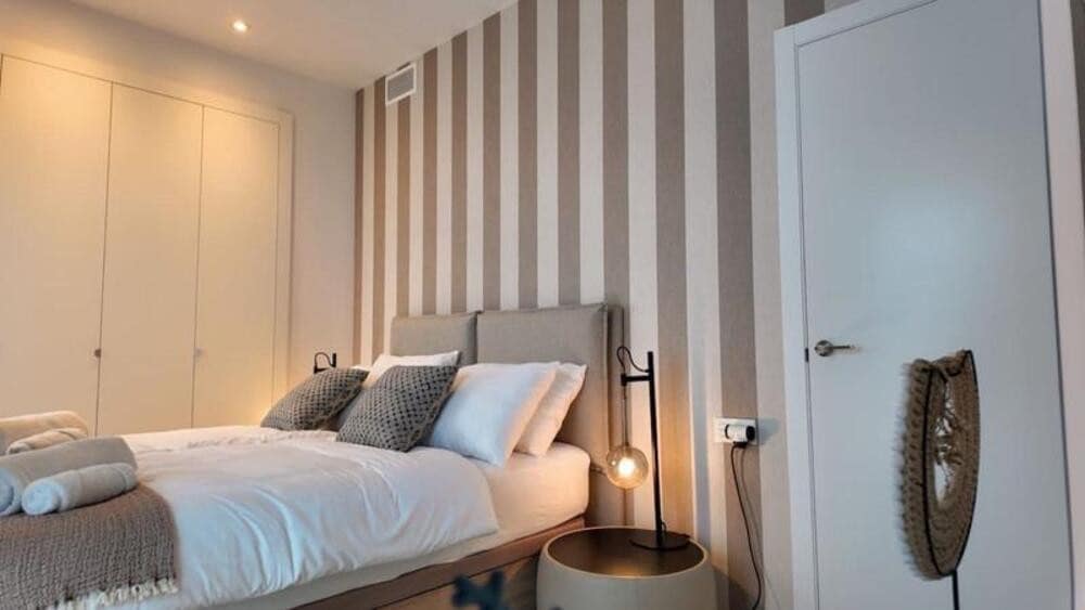 3 bedroom Apartment for rent in Benahavis with pool garage - € 3,500 (Ref: 9842039)