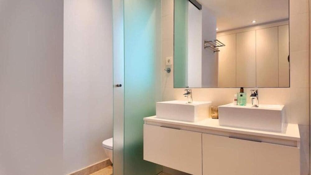 3 bedroom Apartment for rent in Benahavis with pool garage - € 3,500 (Ref: 9842039)