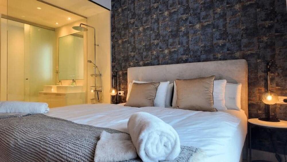 3 bedroom Apartment for rent in Benahavis with pool garage - € 3,500 (Ref: 9842039)