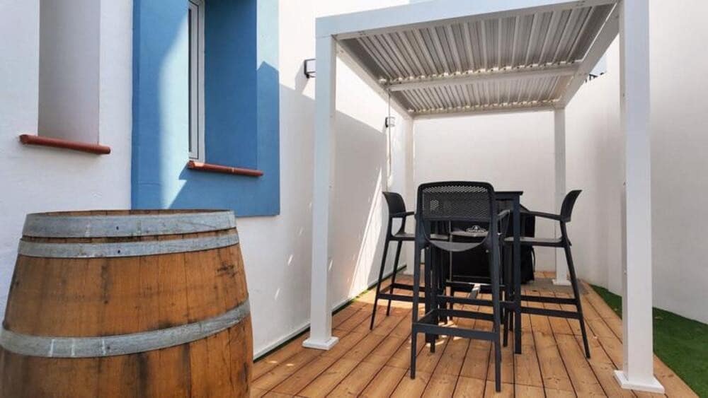3 bedroom Apartment for rent in Benahavis with pool garage - € 3,500 (Ref: 9842039)