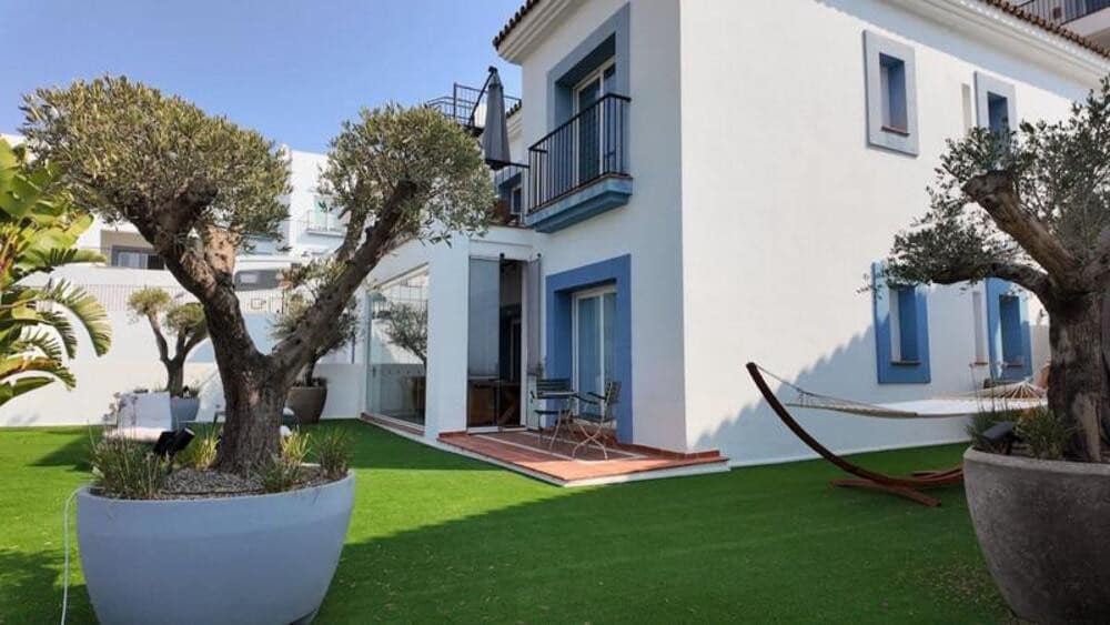 3 bedroom Apartment for rent in Benahavis with pool garage - € 3,500 (Ref: 9842039)