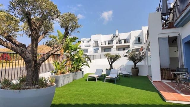 Appartement de 3 chambres à louer à El Paraíso, Benahavís avec piscine garage - 3 500 € (Ref: 9842039)