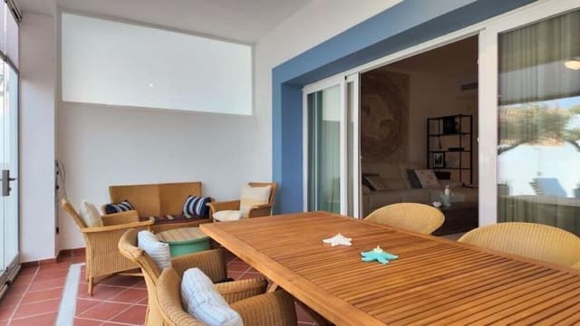 Appartement de 3 chambres à louer à El Paraíso, Benahavís avec piscine garage - 3 500 € (Ref: 9842039)