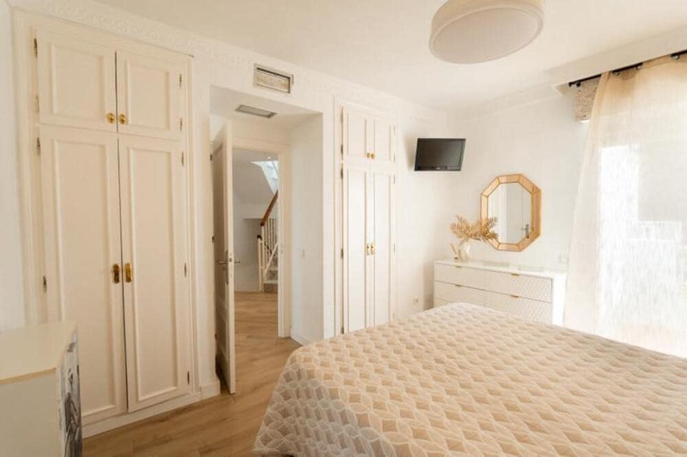 4 quarto Casa em Banda para venda em Marbella com piscina garagem - 675 000 € (Ref: 9844784)