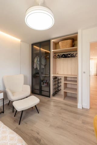 4 quarto Casa em Banda para venda em Los Naranjos, Marbella com piscina garagem - 675 000 € (Ref: 9844784)