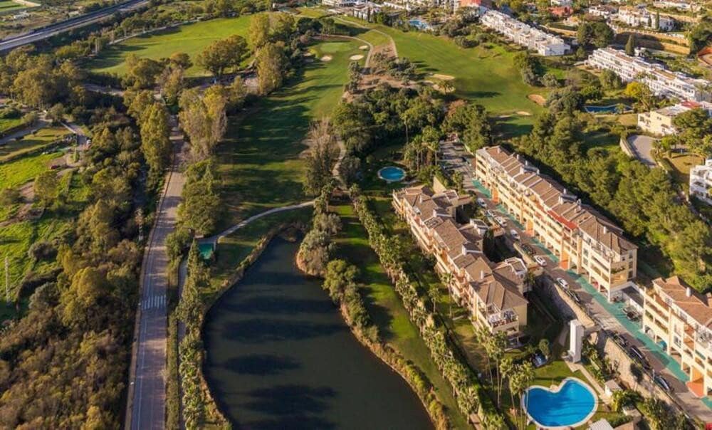 3 soveværelse Lejlighed til salg i Benahavis med swimmingpool garage - € 659.000 (Ref: 9844785)