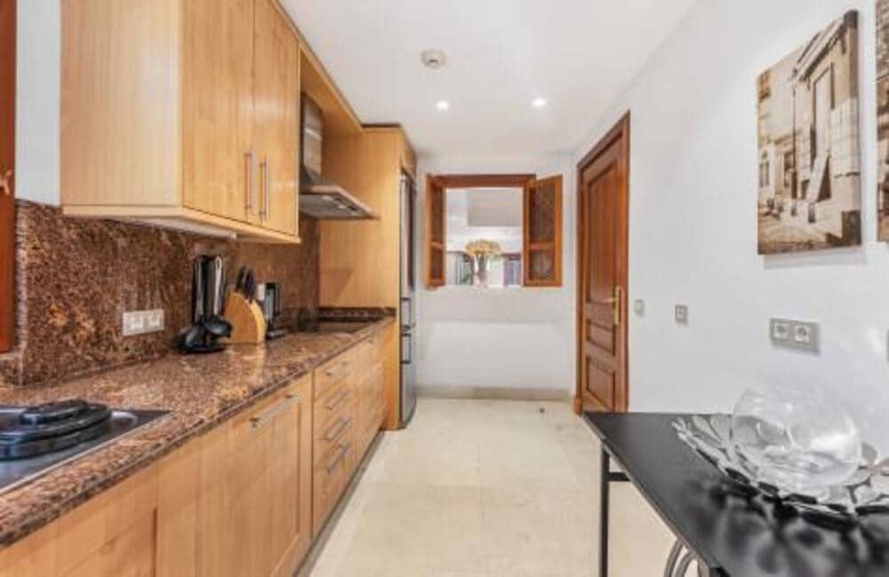 2 quarto Apartamento para arrendar em Estepona com piscina garagem - 2 700 € (Ref: 9848933)