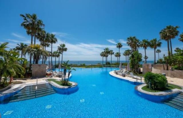 2 bedroom Apartment for rent in Kempinski, Estepona with pool garage - € 2,700 (Ref: 9848933)