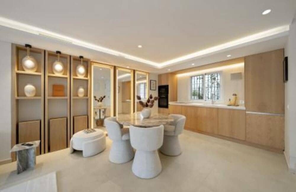 3 quarto Casa em Banda para arrendar em Marbella com piscina garagem - 9 500 € (Ref: 9848935)