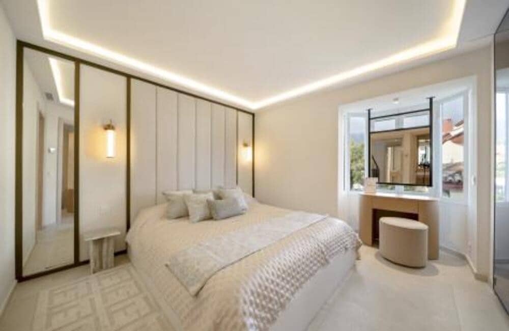 3 quarto Casa em Banda para arrendar em Marbella com piscina garagem - 9 500 € (Ref: 9848935)