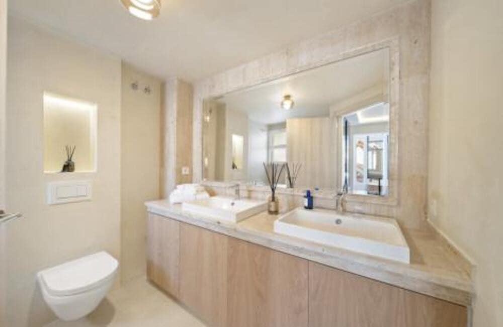 3 quarto Casa em Banda para arrendar em Marbella com piscina garagem - 9 500 € (Ref: 9848935)