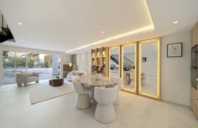 3 sypialnia Dom do wynajęcia w Lomas De Marbella, Marbella z basenem garażem - 9 500 € (Ref: 9848935)