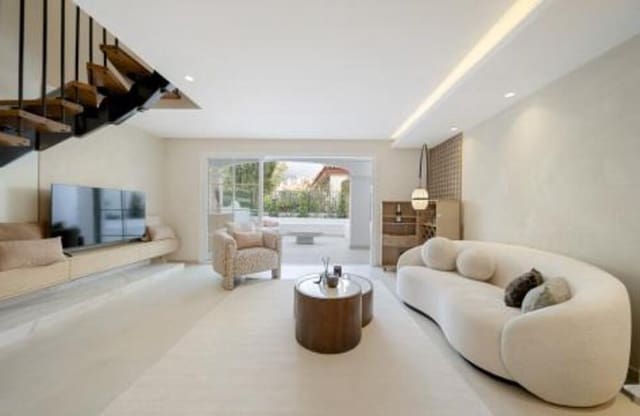 3 soveværelse Byhus til leje i Lomas De Marbella, Marbella med swimmingpool garage - € 9.500 (Ref: 9848935)