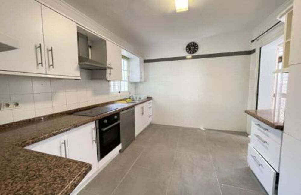 4 camera da letto Villa da affittare in Marbella con piscina garage - 4.900 € (Rif: 9848936)
