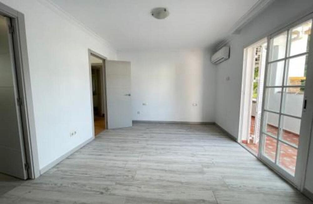 4 camera da letto Villa da affittare in Marbella con piscina garage - 4.900 € (Rif: 9848936)
