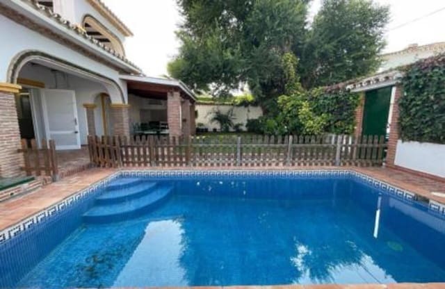 4 sypialnia Willa do wynajęcia w Lomas De Marbella, Marbella z basenem garażem - 4 900 € (Ref: 9848936)