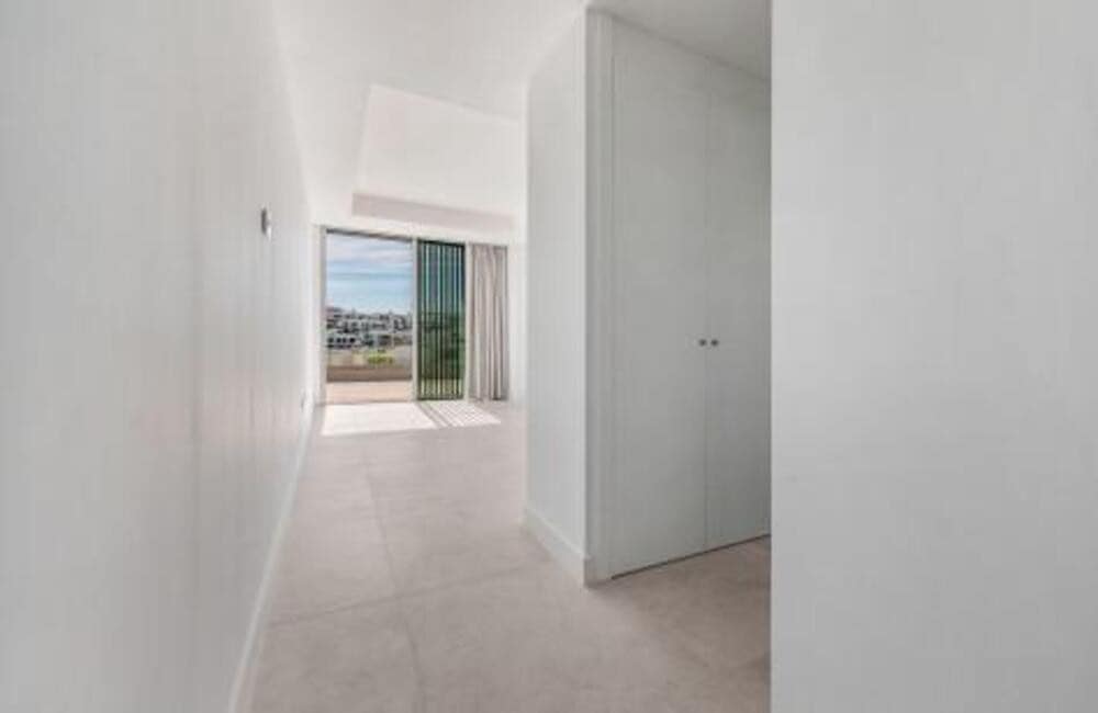 4 soverom Penthouse til leie i Marbella med svømmebasseng garasje - € 5 500 (Ref: 9848937)