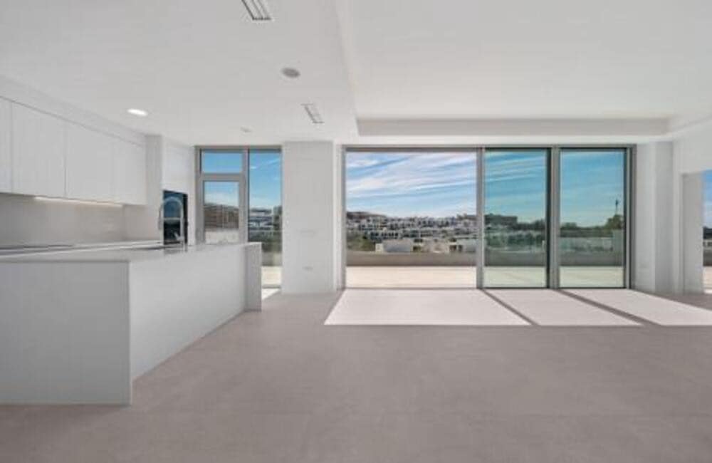 4 soverom Penthouse til leie i Marbella med svømmebasseng garasje - € 5 500 (Ref: 9848937)