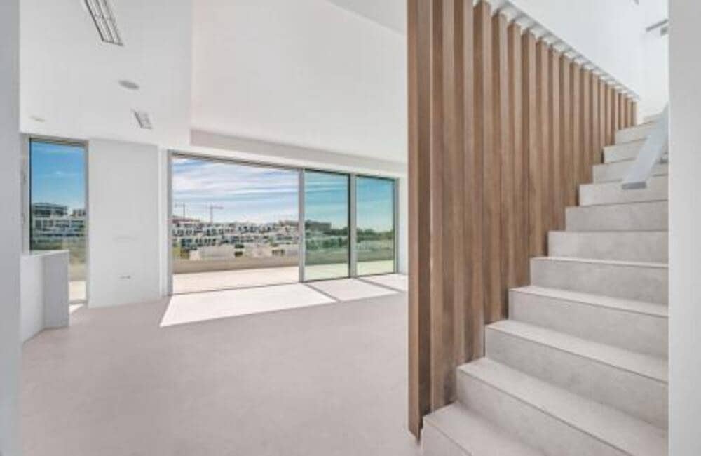 4 soverom Penthouse til leie i Marbella med svømmebasseng garasje - € 5 500 (Ref: 9848937)
