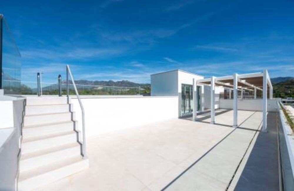 4 soverom Penthouse til leie i Marbella med svømmebasseng garasje - € 5 500 (Ref: 9848937)