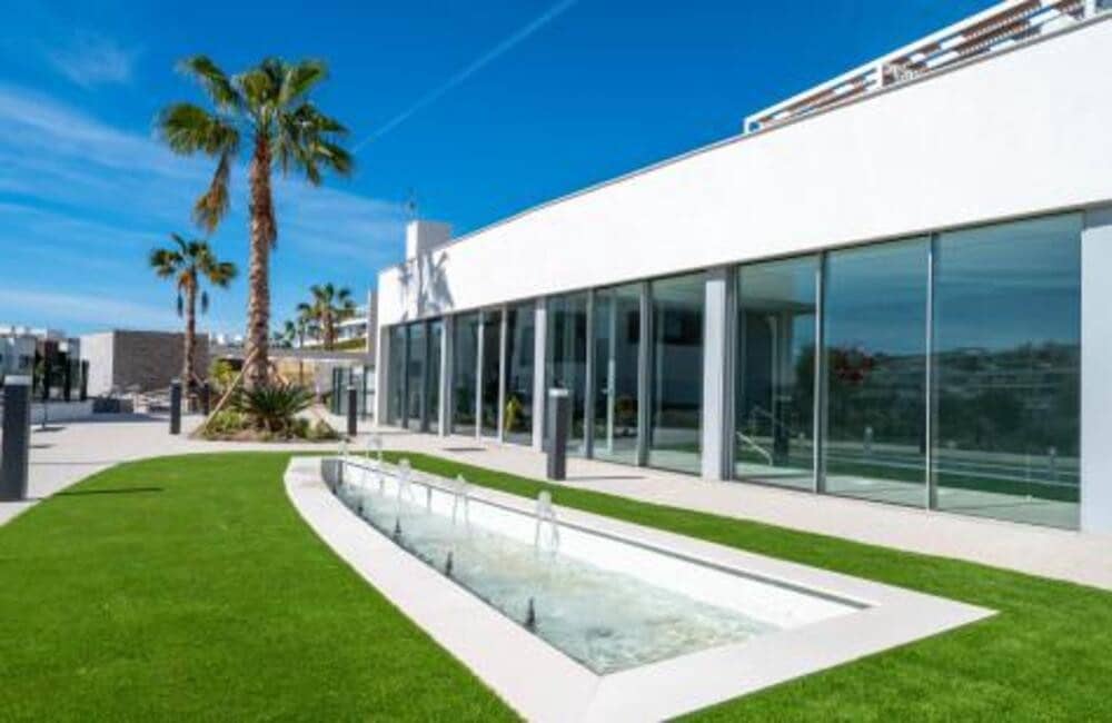 4 soverom Penthouse til leie i Marbella med svømmebasseng garasje - € 5 500 (Ref: 9848937)