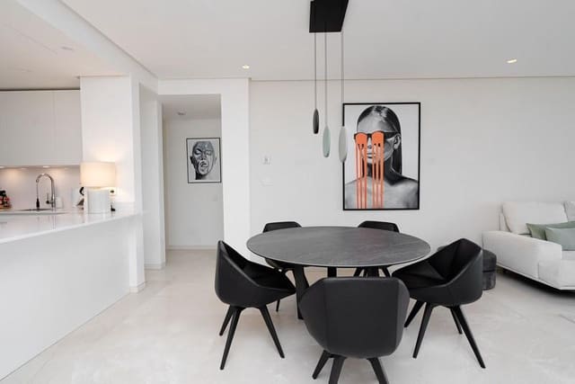 2 sovrum Lägenhet att hyra i Ojen med pool garage - 4 000 € (Ref: 9850834)