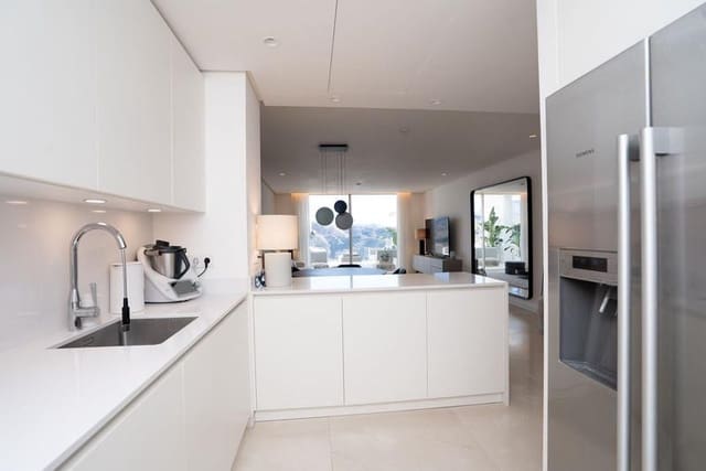 2 sovrum Lägenhet att hyra i Ojen med pool garage - 4 000 € (Ref: 9850834)