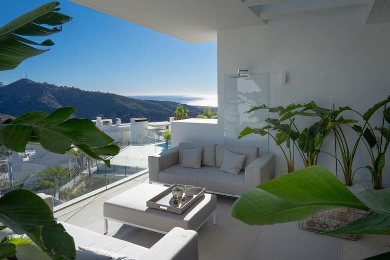 2 bedroom Apartment for rent in Ojen with pool garage - € 4,000 (Ref: 9850834)
