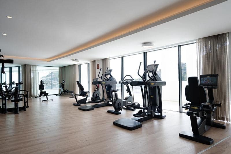 2 bedroom Apartment for rent in Ojen with pool garage - € 4,000 (Ref: 9850834)