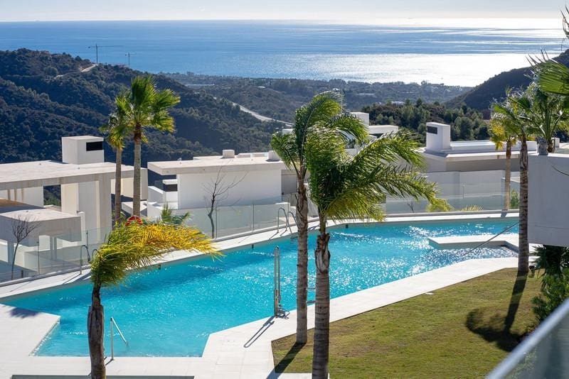 2 bedroom Apartment for rent in Ojen with pool garage - € 4,000 (Ref: 9850834)